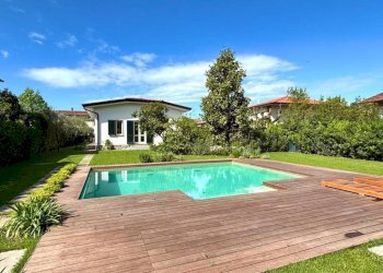 Piscina - Villa via Fratelli Barberi, Forte dei Marmi - foto 1
