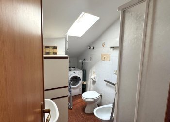 One-room apartment Salita della Resistenza, Genova - photo 15