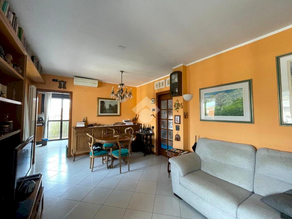 Three-room apartment Via Ovada, Milano (neighborhood Famagosta) - photo 1