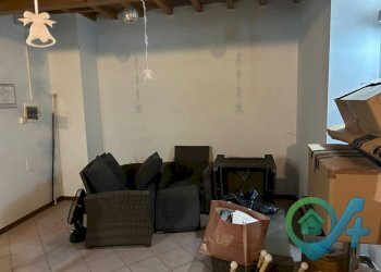 Foto 17 - Commercial Premises Defendi Semeghini
 
25, Quistello - photo 15