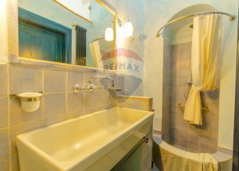 Bagno - Independent house Piazza San Anna
 
8, Giovinazzo - photo 13