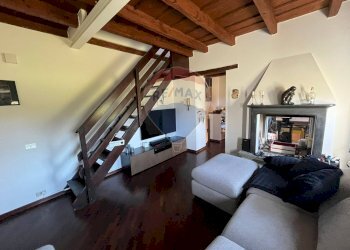 Soggiorno - Casa semi indipendente Via Giuseppe Verdi
 
7, Cuvio - foto 5