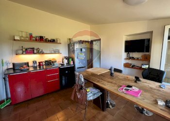 Sala da pranzo - Casa semi indipendente Via Giuseppe Verdi
 
7, Cuvio - foto 7