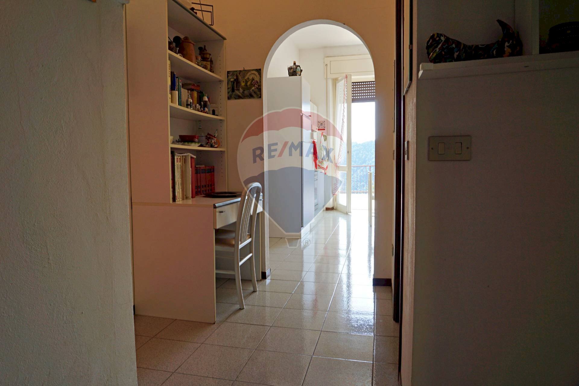 Hall / corridoio - Trilocale Via Ernesto Tentori
 
1, Duno - foto 3