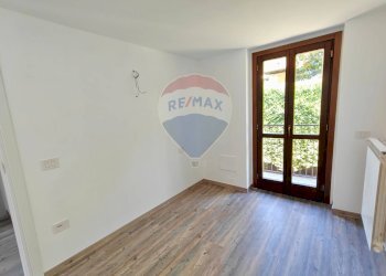 Stanza vuota - Villa a Schiera Via Cascine
 
10, Montegrino Valtravaglia - foto 5