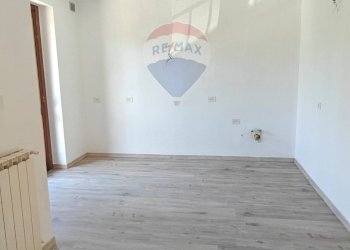 Stanza vuota - Villa a Schiera Via Cascine
 
10, Montegrino Valtravaglia - foto 11