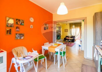 Sala da pranzo - Trilocale via Leonardo da Vinci
 
56 A, Acireale - foto 10