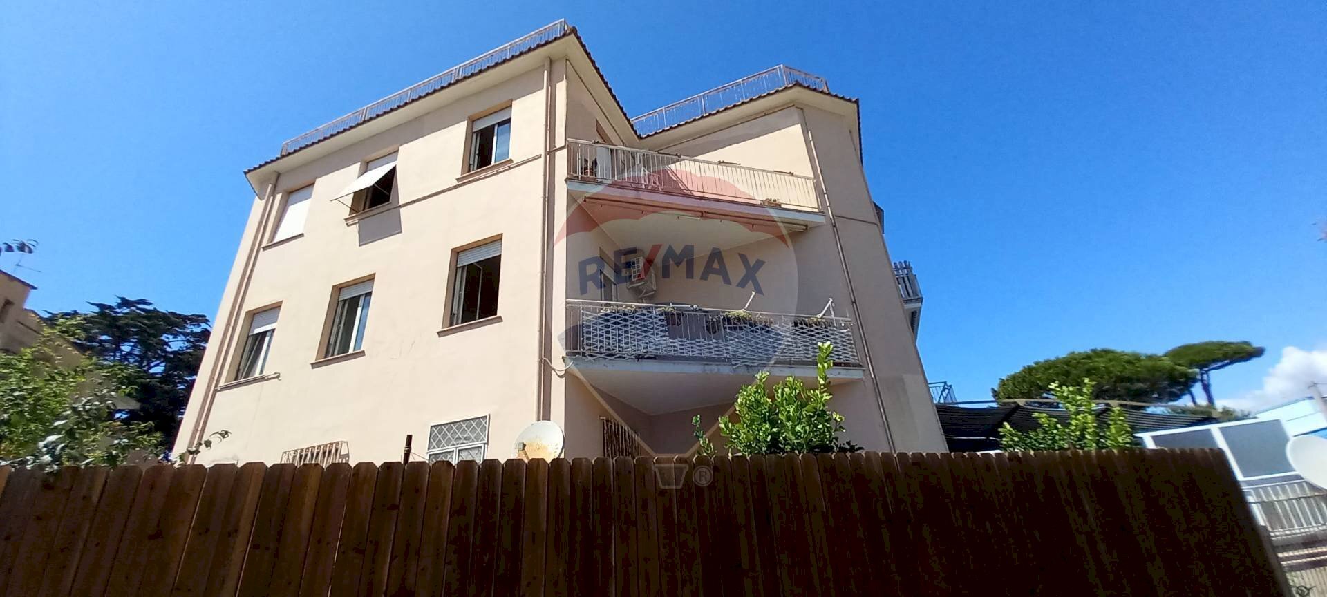 Edificio all\'aperto - Quadrilocale Via Ninfa
 
7, Anzio - foto 2