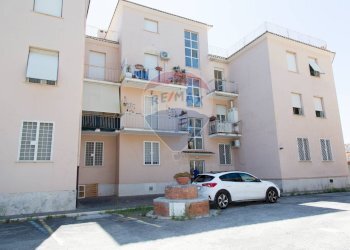 Edificio all\'aperto - Quadrilocale Via Ninfa
 
7, Anzio - foto 8