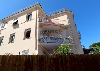 Edificio all\'aperto - Quadrilocale Via Ninfa
 
7, Anzio - foto 2