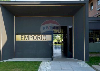 Edificio all\'aperto - Commercial Activity Chivasso - photo 1