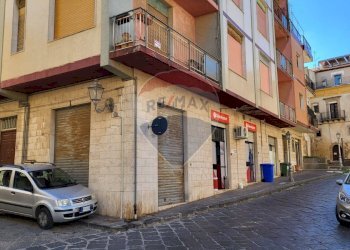 Edificio all\'aperto - Quadrilocale Via G.ppe Alongi
 
5, Mirabella Imbaccari - foto 24