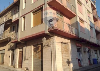Edificio all\'aperto - Quadrilocale Via G.ppe Alongi
 
5, Mirabella Imbaccari - foto 1