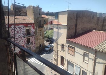 Edificio all\'aperto - Quadrilocale Via G.ppe Alongi
 
5, Mirabella Imbaccari - foto 2