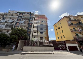 Edificio all\'aperto - Trilocale Via Principe di Piemonte
 
52, Casoria - foto 1