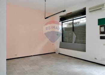 Stanza vuota - Locale Commerciale Adimonti
46, Ragusa - foto 8