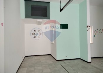 Stanza vuota - Locale Commerciale Adimonti
46, Ragusa - foto 10