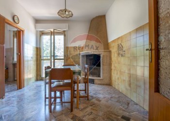 Sala da pranzo - Casa indipendente Via  Romanelli
 
39, Bisenti - foto 16