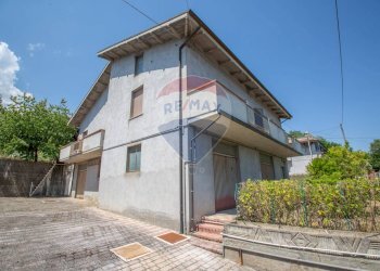 Casa all\'aperto - Casa indipendente Via  Romanelli
 
39, Bisenti - foto 24