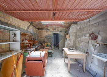 Dispensa di stoccaggio - Casa indipendente Via  Romanelli
 
39, Bisenti - foto 25