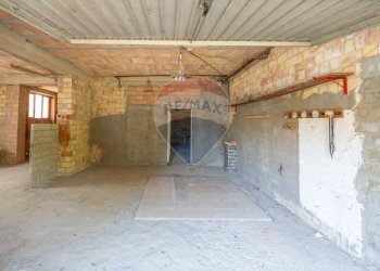 Parcheggio - Casa indipendente Via  Romanelli
 
39, Bisenti - foto 28