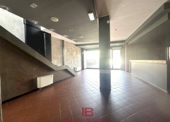 Foto 6 - Commercial Premises via marmora
 
16, Cuneo - photo 6