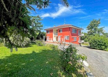 Facciata - Villa strada Pontestura, Casale Monferrato - foto 1