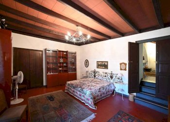 Camera - Villa Isola del Cantone - foto 6