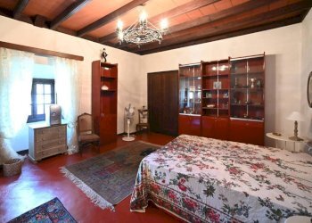 Camera - Villa Isola del Cantone - foto 9