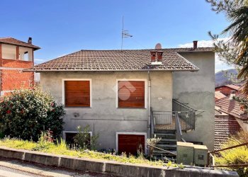 Casa semi indipendente Frazione Cerruti, Valdilana - foto 4