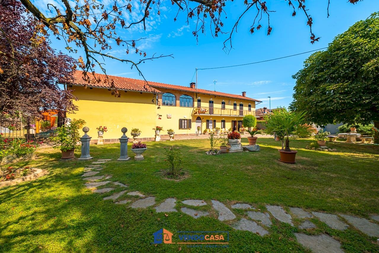 Independent house Cherasco - photo 1