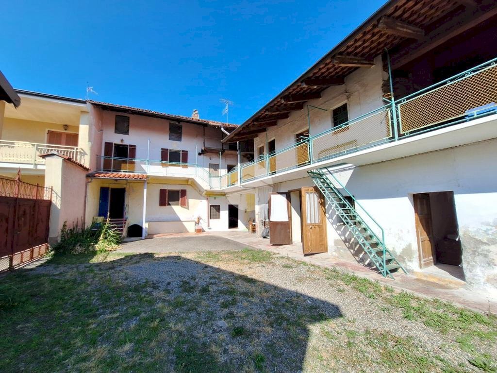 Semi-detached house Via giulio cesare, Vialfrè - photo 1