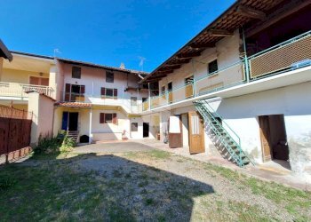 Semi-detached house Via giulio cesare, Vialfrè - photo 1