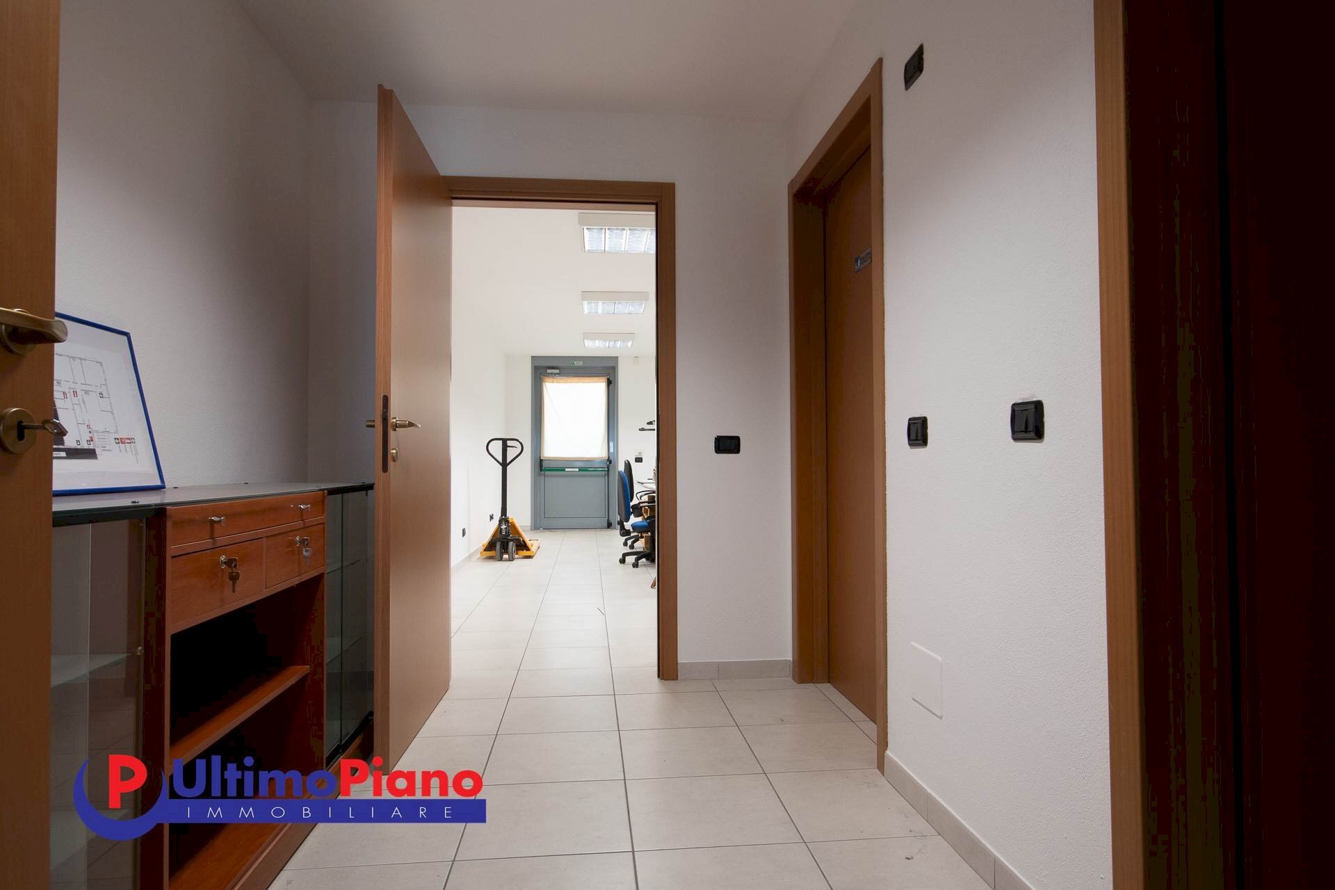 Ufficio Via Lavoratori Vittime Col du Mont 21, Aosta - foto 1