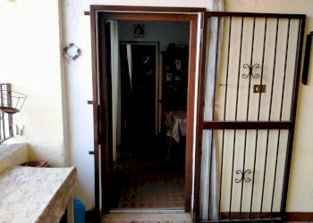 Foto 4 - Bilocale via varese
 
4, Varano Borghi - foto 3