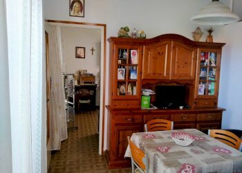 Foto 7 - Bilocale via varese
 
4, Varano Borghi - foto 6