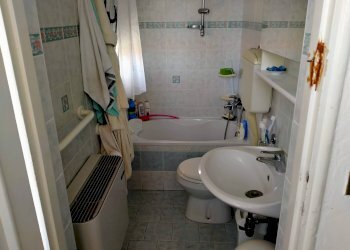 Foto 13 - Bilocale via varese
 
4, Varano Borghi - foto 12