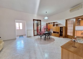 Foto 4 - Four-room apartment Piazza Bissolati
 
5, Benevento - photo 4