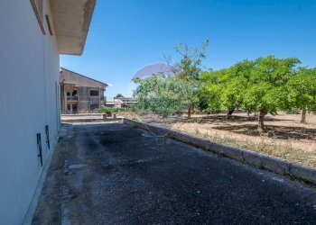 Edificio all\'aperto - Villa cda favarella
 
29, Caltagirone - foto 6