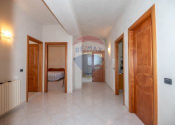 Hall / corridoio - Villa cda favarella
 
29, Caltagirone - foto 32