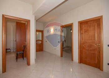 Hall / corridoio - Villa cda favarella
 
29, Caltagirone - foto 45