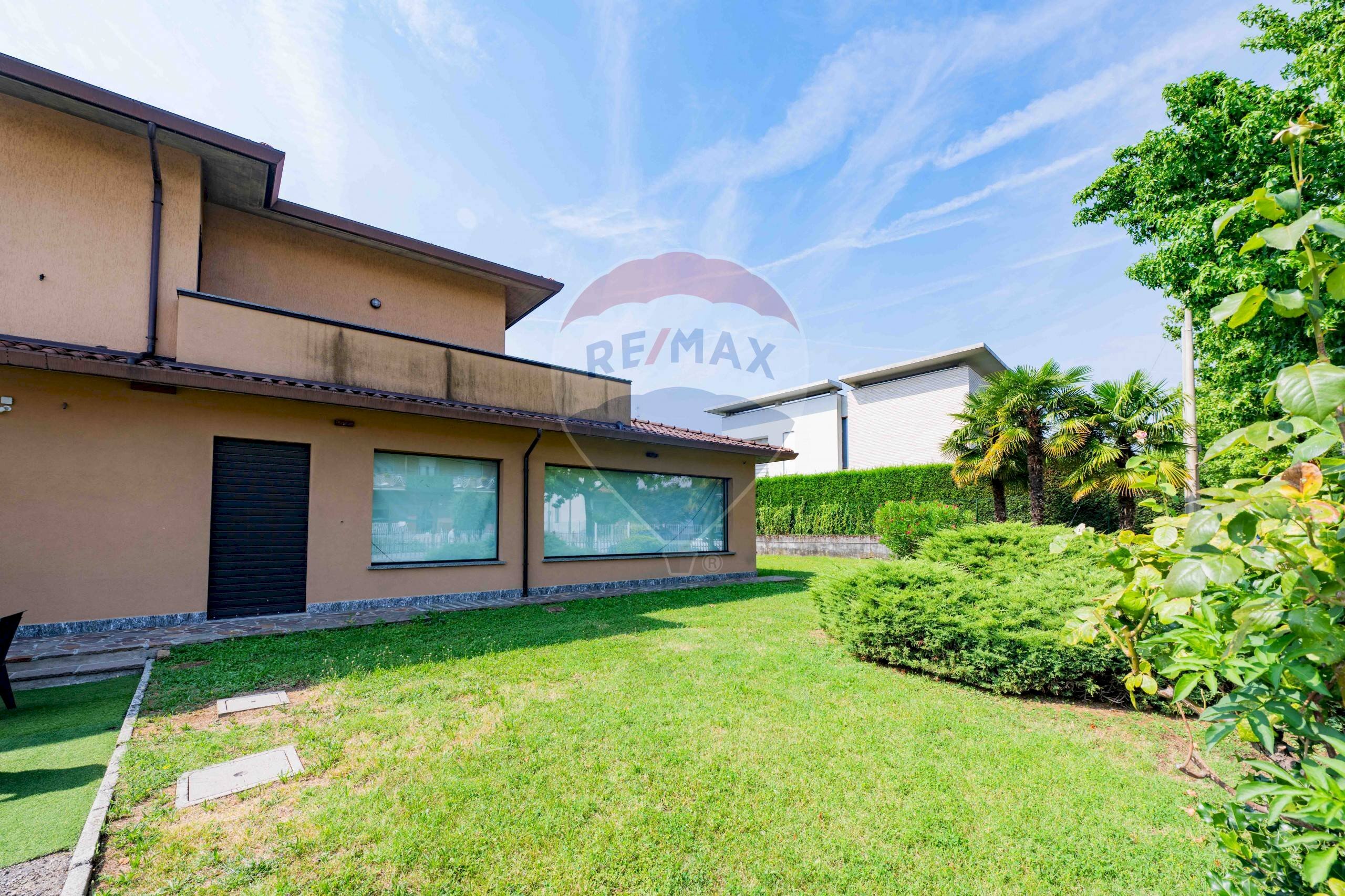 Giardino - Commercial Premises IV NOVEMBRE
 
10, Lallio - photo 2