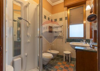 bagno con doccia - Appartamento Via Napoli
 
10, Foggia - foto 24