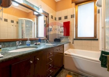 bagno con vasca - Appartamento Via Napoli
 
10, Foggia - foto 25