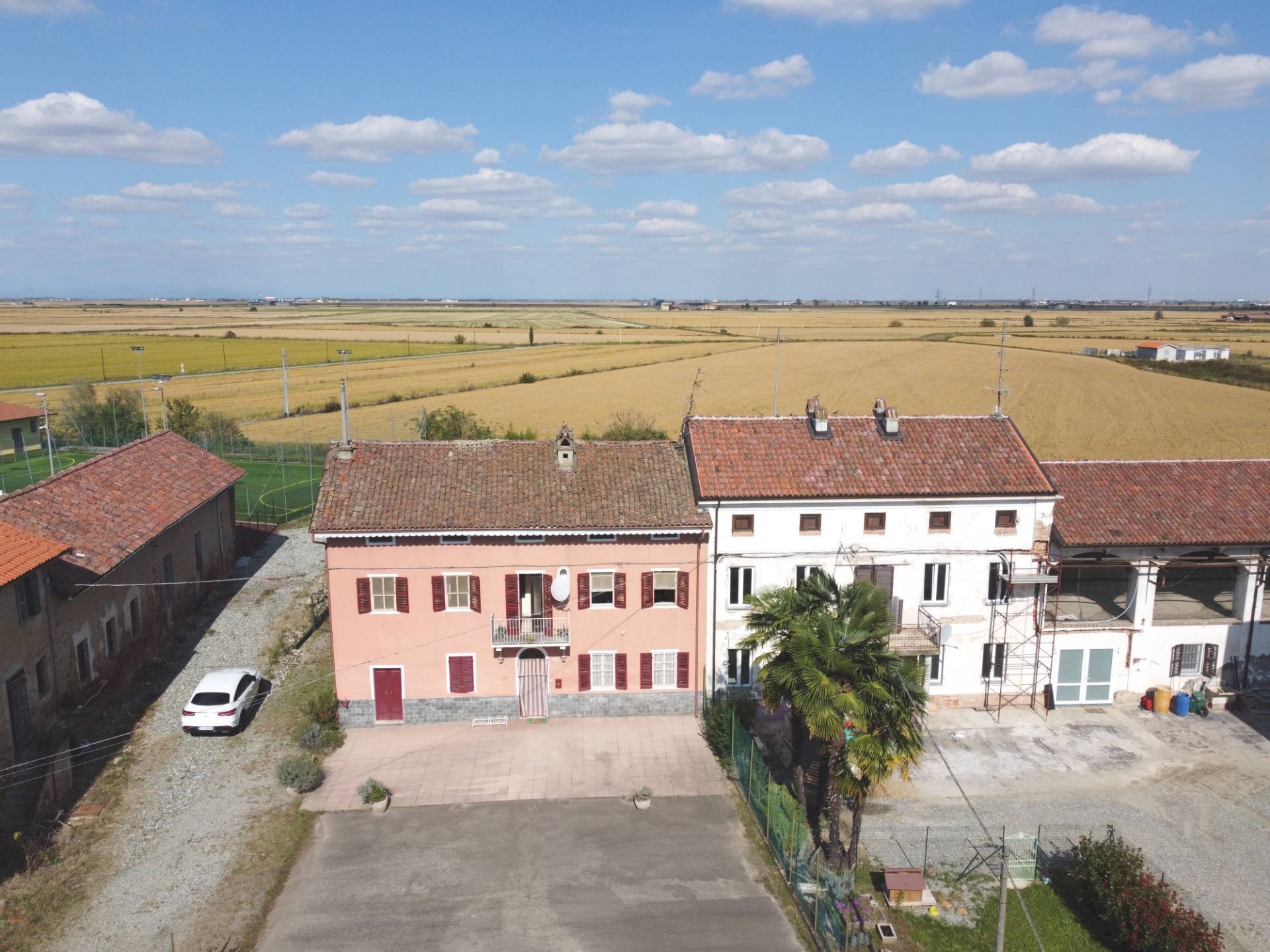 Foto 3 - Casa indipendente Piazza Vittorio Veneto
 
23, Ronsecco - foto 3