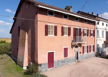 Foto 2 - Independent house Piazza Vittorio Veneto
 
23, Ronsecco - photo 2