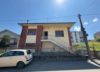 Foto 1 - Casa indipendente via Massimo d'Azeglio
 
4, San Damiano d'Asti - foto 1