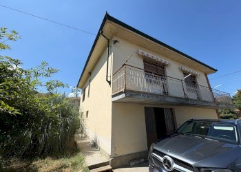 Foto 5 - Casa indipendente via Massimo d'Azeglio
 
4, San Damiano d'Asti - foto 5