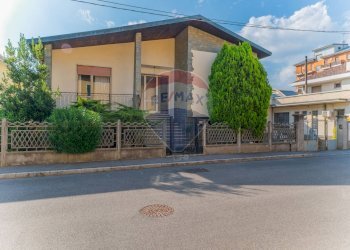 Casa all\'aperto - Villa Via Pacini
 
6, Busto Arsizio - foto 1