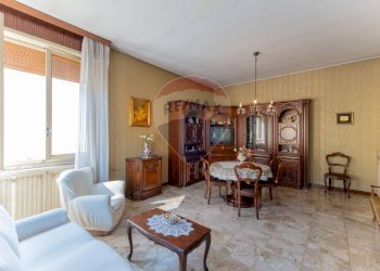 Sala da pranzo - Villa Via Pacini
 
6, Busto Arsizio - foto 8